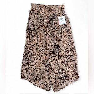 89th & Madison Tan and Black Leopard-Print flowy pants